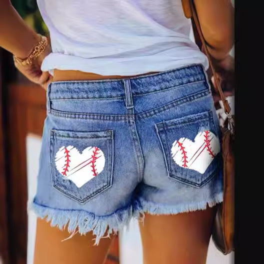 The trendy girls' ripped tassel denim straight-ed shorts are versatile for women's hot pants