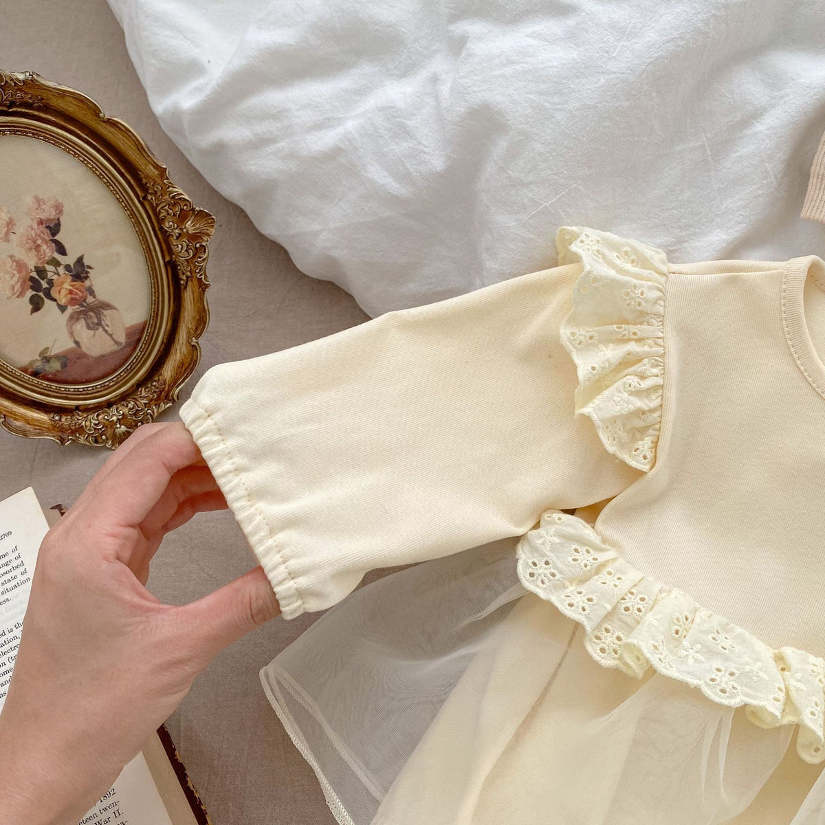 spring female baby clothes solid color lace bag fart dress sweet princess net gauze ha dress go out climbing clothes