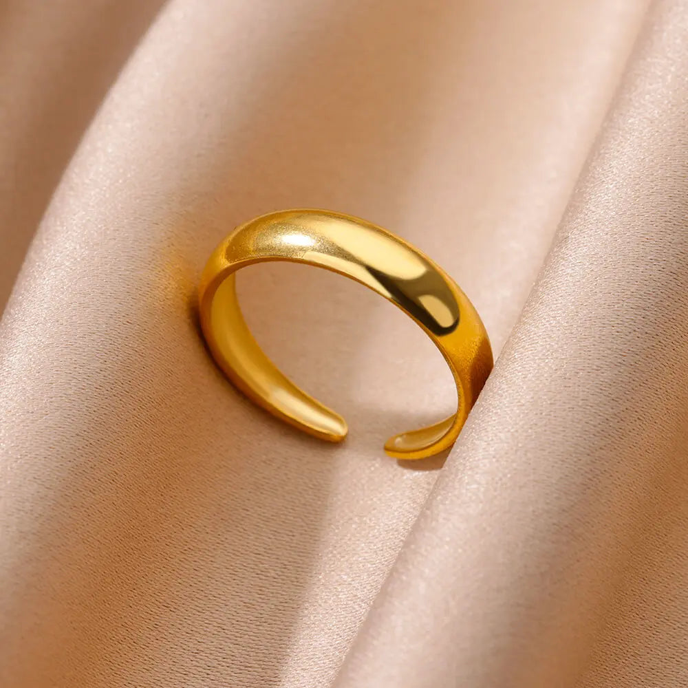 Elegant Gold Ring