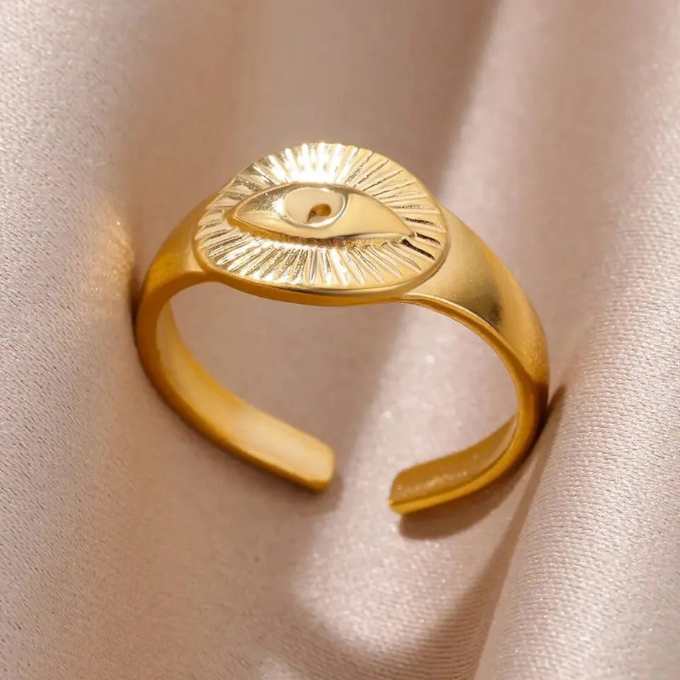 Elegant Gold Ring