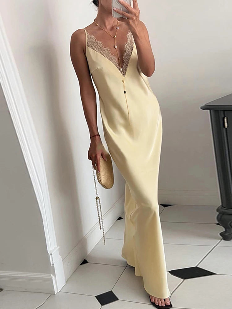 Elegant Lace Patchwork Maxi Dress – V-Neck