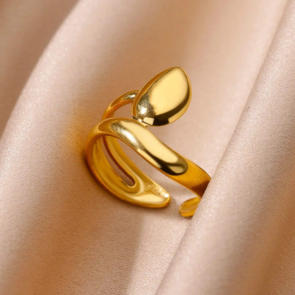 Elegant Gold Ring
