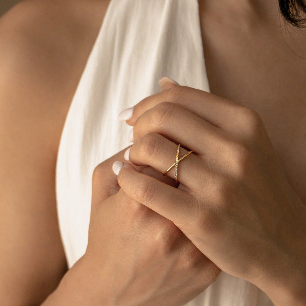 Women's Elegant Crossover Ring